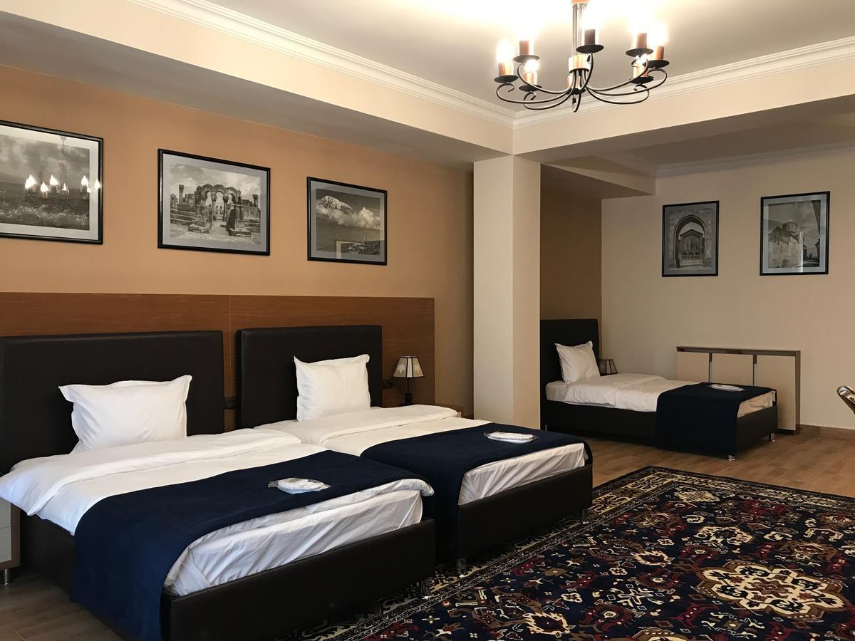 Hotel Plaza Viktoria Gjumri Exterior foto