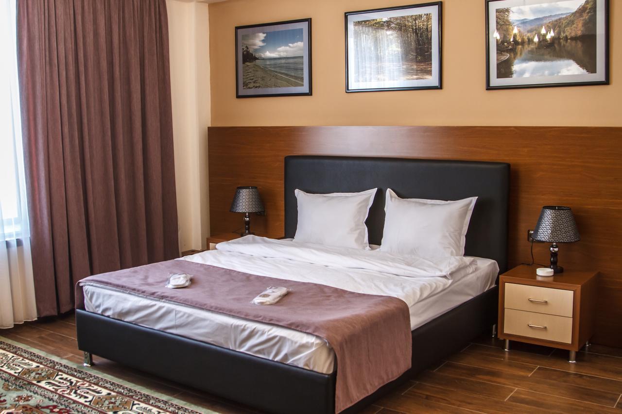 Hotel Plaza Viktoria Gjumri Zimmer foto